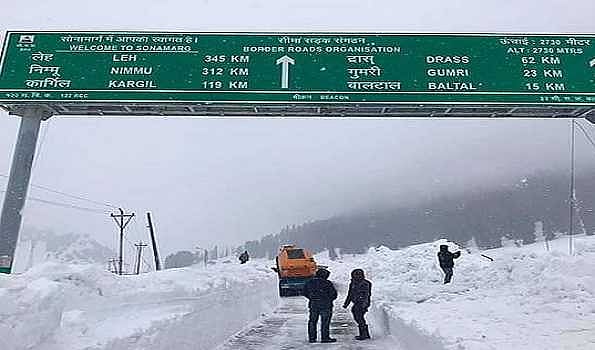کشمیر: خشک موسم کے بیچ سرد ہواؤں کا سلسلہ جاری