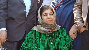 مرکزی حکومت سیاسی مخالفین کو جان بوجھ کر خطرے میں ڈال رہی ہے: محبوبہ مفتی