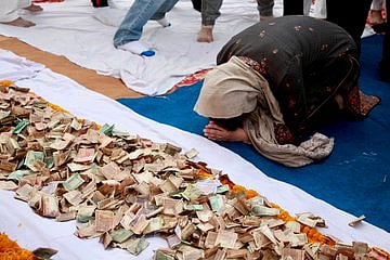 پرینکا گاندھی نے کسان نوریت کی شہادت کو کیا سلام، دیکھیں ویڈیو