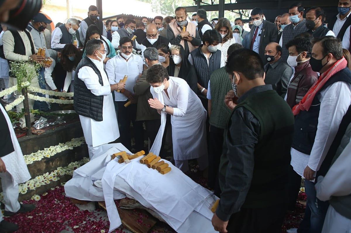 کیپٹن ستیش شرما کی آخری رسومات ادا، راہل گاندھی نے دیا کندھا: تصویری جھلکیاں