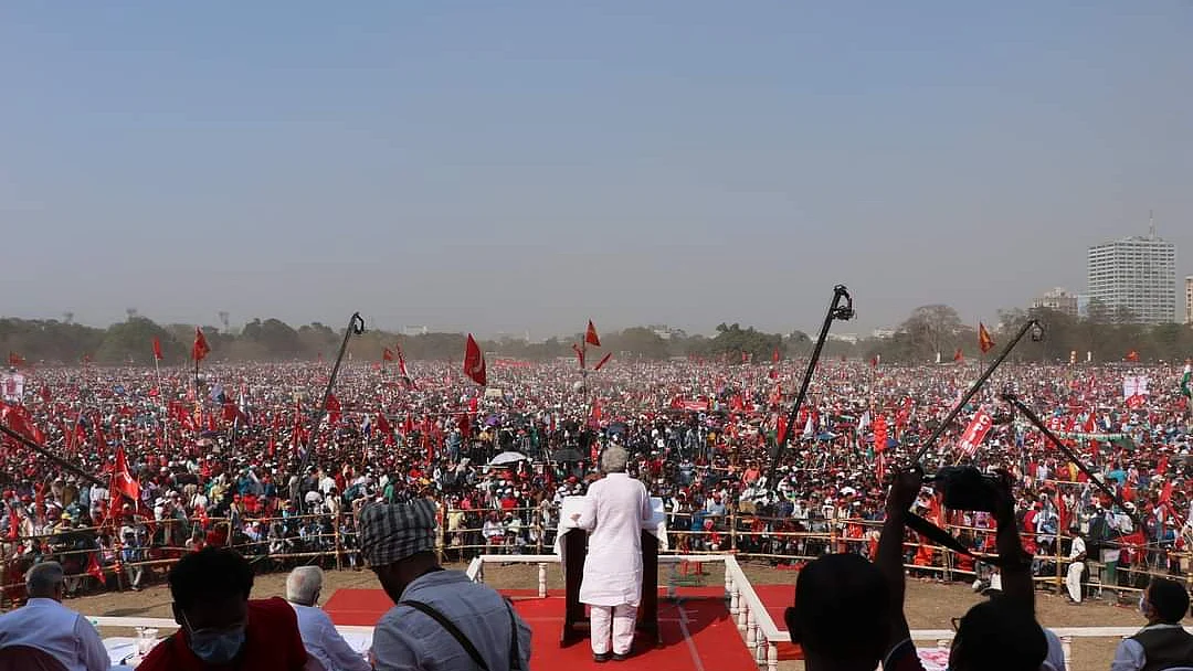 تصویر بشکریہ ٹوئٹر / @SitaramYechury