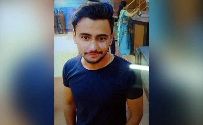 دہلی: سالگرہ کی پارٹی میں جھگڑے کے بعد نوجوان کا قتل، معاملہ کو فرقہ وارانہ رنگ دینے کی کوشش