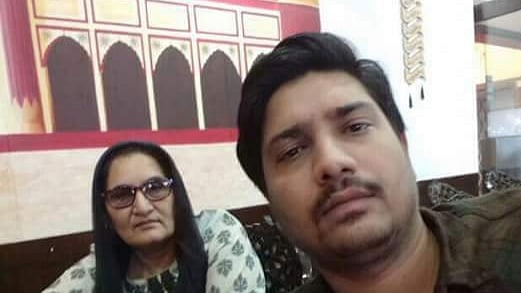 <div class="paragraphs"><p>والدہ تبسم حسن کے ساتھ رکن اسمبلی ناہید حسن کی فائل تصویر</p></div>