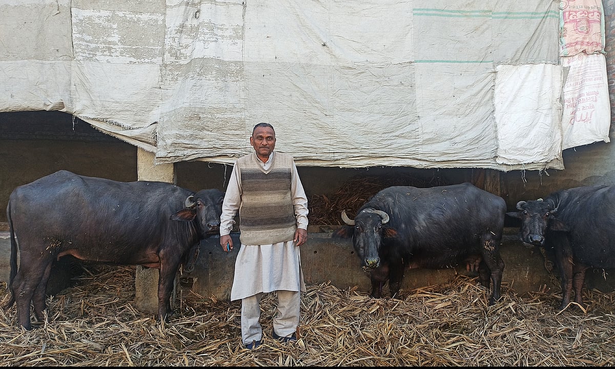 محمد محتشم، جن کے بیٹے نے ایمس میں تیسری رینک حاص کی ہے / تصویر آس محمد