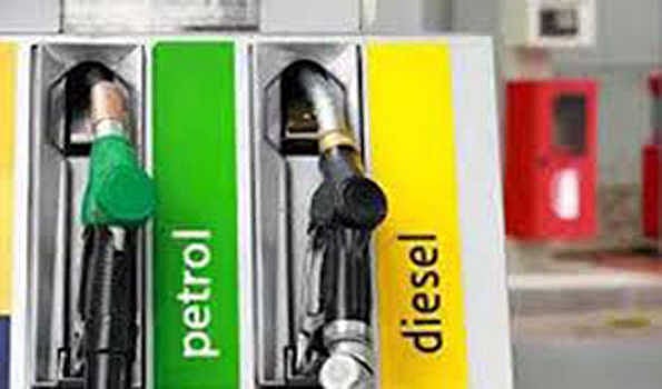 لگاتار 12ویں دن بڑھیں پٹرول اور ڈیزل کی قیمتیں، دہلی پٹرول کی قیمت 90.58 فی لیٹر