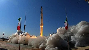 ایران: خلا میں سیٹلائٹ لے جانے والے راکٹ ’ذوالجناح‘ کا کیا تجربہ