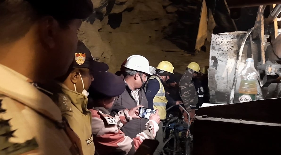 اتراکھنڈ سانحہ: ریسکیو کے دوران سرنگ سے مزید 5 لاشیں برآمد، گلیشیر حادثے میں اب تک 43 افراد ہلاک