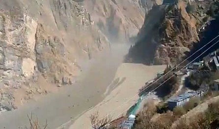 چمولی میں ڈیم ٹوٹنے سے 100 سے زائد افراد کے ہلا ک ہونے کا خدشہ