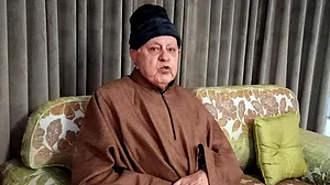 افغانستان میں امن کی بحالی کے لئے دعاگو ہوں: فاروق عبد اللہ