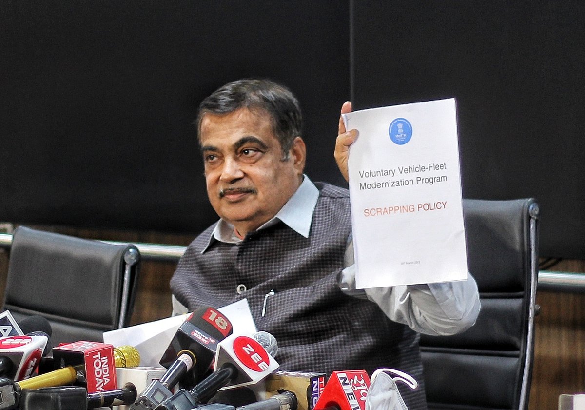 ’پرانی گاڑیوں کے اسکریپ سے نئی گاڑی خریدنے پر چھوٹ ملے گی‘