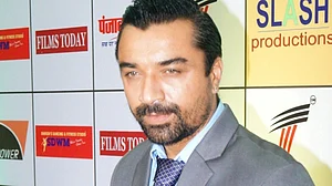 منشیات معاملے میں اداکار اعجاز خان کو این سی بی نے تفتیش کے بعد کیا گرفتار