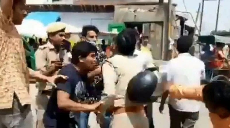 متھرا: آر ایس ایس کارکنان اور پولیس میں ہاتھاپائی، پولیس والوں کی پٹائی کی ویڈیو وائرل