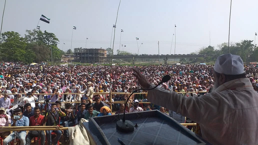 بدر الدین اجمل جلسہ عام سے خطاب کرتے ہوئے / ٹوئٹر