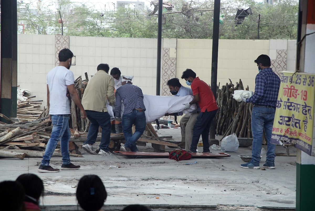 کورونا بحران کے درمیان یوپی میں ویک اینڈ لاک ڈاؤں کا اعلان، ضروری خدمات ہی مستثنیٰ ہوں گی