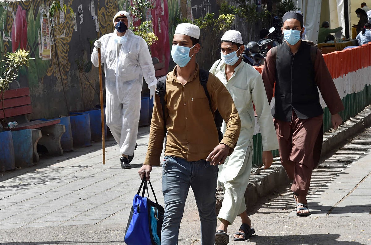 لاک ڈاؤن میں تبلیغی جماعت کے لوگوں کو پناہ دینا جرم کیسے؟ ہائی کورٹ میں دہلی پولیس کی سرزنش
