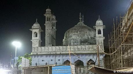 کیا اورنگ زیب کی اس مسجد کے ساتھ بھی بابری مسجد جیسا سلوک ہوگا؟