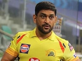 دھونی میچ ساڑھے سات بجے شروع ہونے پر ناراض