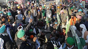 زرعی قانون: کسانوں کا احتجاج مزید تیز کرنے کا اعلان، کمیٹی کی رپورٹ پیش