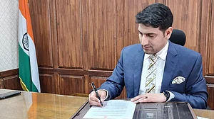 کورونا وبا ختم نہیں ہوئی، لاپرواہی ہمیں واپس ریڈ زون کی طرف دھکیل سکتی ہے: ضلع مجسٹریٹ سری نگر