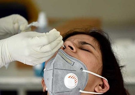 دہلی میں کورونا وائرس کے 13287نئے معاملے، 300کی موت