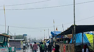 دہلی میں بارش نے توڑا 35 سالہ ریکارڈ، بارڈر پر بیٹھے کسانوں کے خیموں کو ہوا نقصان