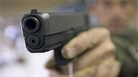 فیروز آباد: 2 کروڑ روپے لوٹنے والے نریش کا انکاؤنٹر، فائرنگ میں بال بال بچے ایس پی دیہات انوج چودھری، بلٹ پروف جیکٹ کو لگی گولی