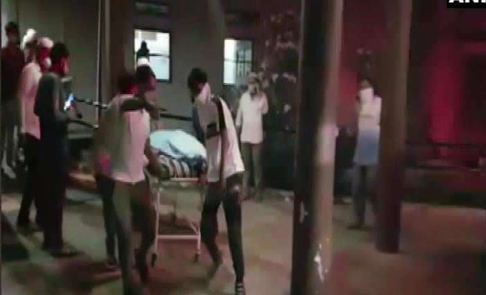 گجرات کے بھڑوچ میں بڑا حادثہ ، کووڈ سینٹر میں آگ لگنے سے 12 کی موت