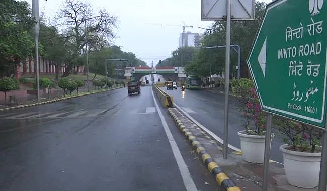 گردابی طوفان تاؤتے کا دہلی میں بھی اثر! صبح سے لگاتار بارش، کئی ریاستوں میں الرٹ جاری