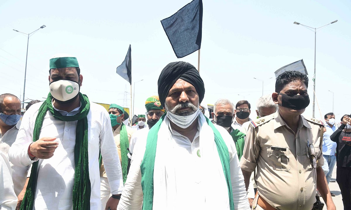 زرعی قوانین کے خلاف کسانوں کا یوم سیاہ، گاڑیوں اور گھروں پر لہرائے سیاہ پرچم