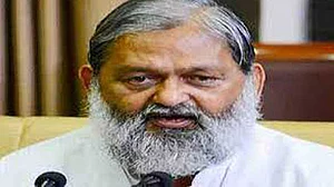 اجتماعی عصمت دری معاملہ: ’پارٹی کے تقدس کا خیال رکھتے ہوئے موہن بڑولی کو استعفیٰ دے دینا چاہیے‘، وزیر انل وِج کا بیان