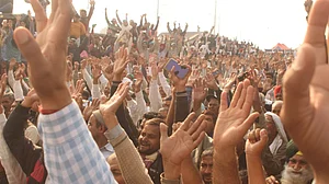 متنازعہ زرعی قوانین معاملہ: کسان تنظیموں نے بی جے پی لیڈر کے گھر کا کیا محاصرہ