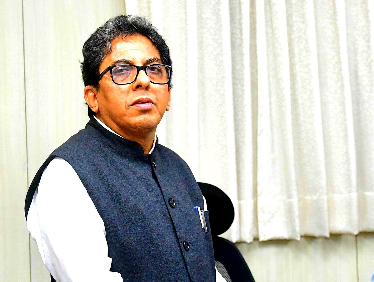 بنگال چیف سکریٹری معاملہ پر مودی حکومت کا فیصلہ ’بیوقوفانہ‘: سابق آئی اے ایس افسران