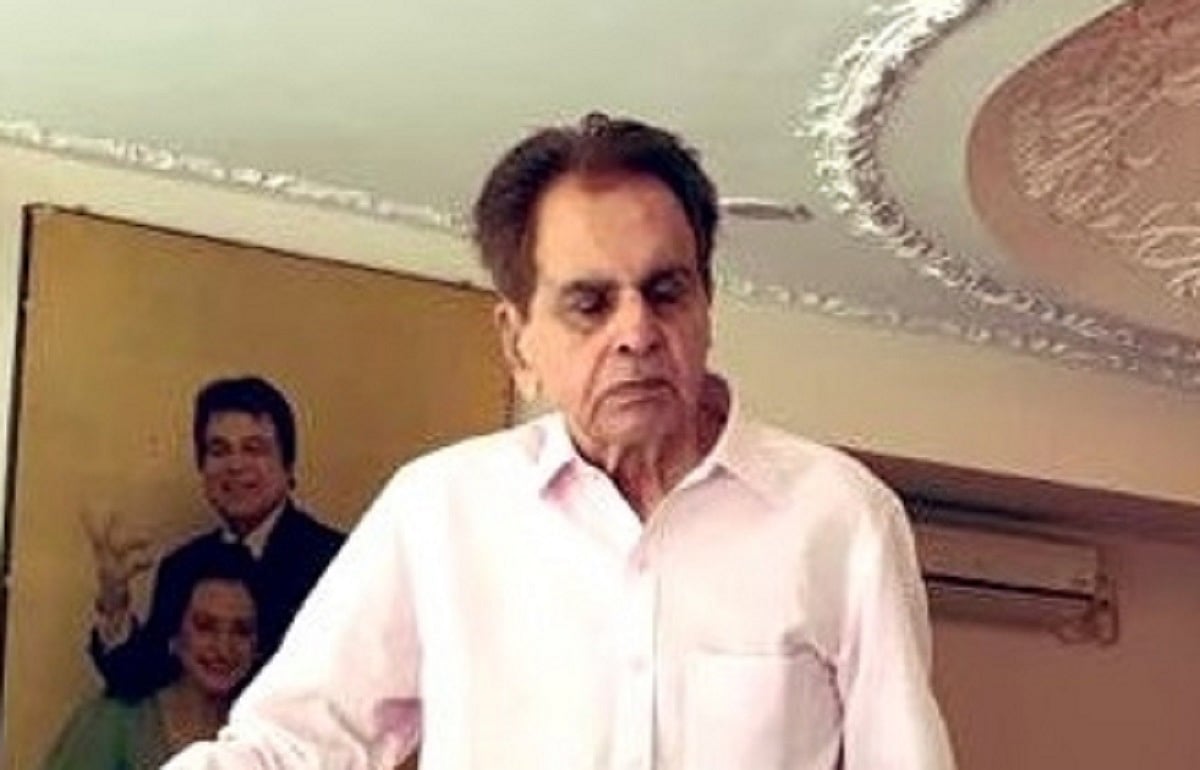 دلیپ کمار کا انتقال نہیں ہوا، وہ آکسیجن سپورٹ پر ہیں!