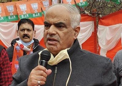 جموں و کشمیر کی سبھی سیاسی جماعتوں کو 'کل جماعتی میٹنگ' میں شرکت کر کے اپنی بات رکھنی چاہیے: اشوک کول