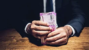 اب بینک تعطیل کے باوجود بروقت ادا ہوگی تنخواہ، آر بی آئی کا پیمنٹ سسٹم میں تبدیلی کا اعلان