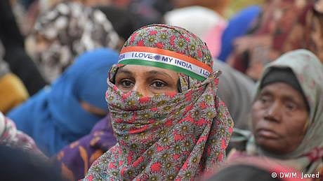 ہندوستانی اداکارہ اور فلمساز عائشہ سلطانہ پر غداری کا مقدمہ کیوں؟