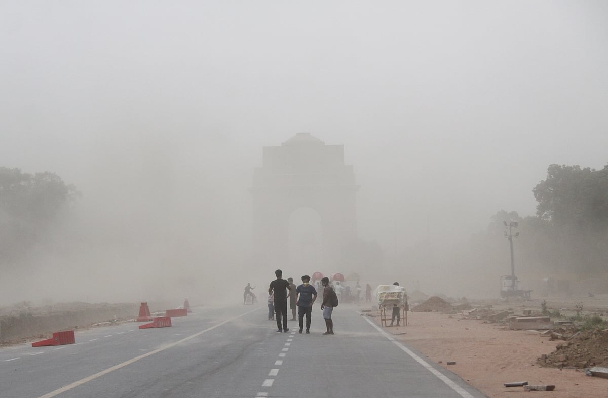 دہلی میں تیزآندھی اور بارش کے بعد دہلی والوں کو گرمی سے راحت