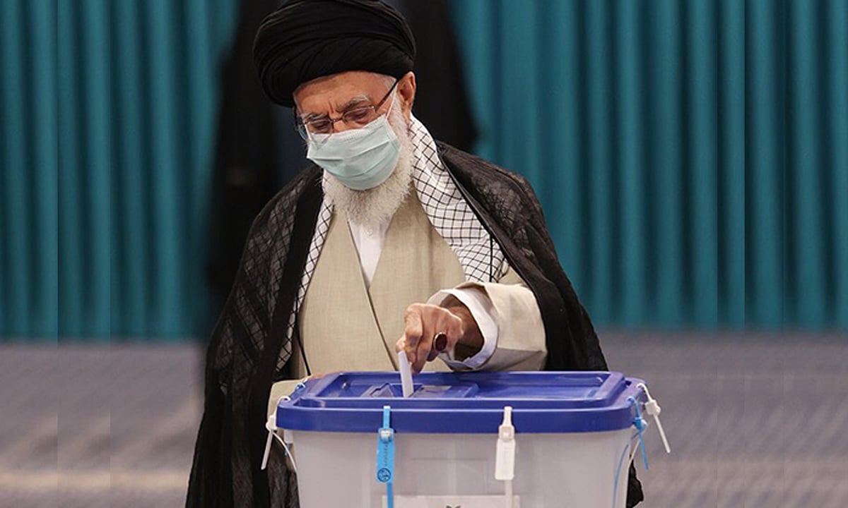 ایران: صدارتی انتخابات کے لئے پولنگ، روحانی اور خامنہ ای کی بھرپور انداز میں ووٹنگ کی اپیل 