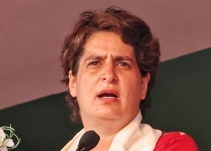 اندھیر ویکسین پالیسی، چوپٹ راجہ، جون میں 12 کروڑ ٹیکے کہاں سے آئیں گے؟ پرینکا گاندھی