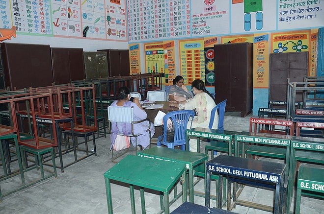 یوپی میں اسکول کھولنے کی تیاری، پہلے داخلہ اور اندراج کا کام شروع ہوگا