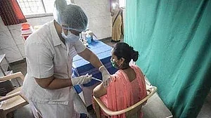 ملازمین کو کووڈ کی 10 لاکھ ویکسین لگانے کے بعد ریلائنس اب عام لوگوں کو 10 لاکھ ویکسین لگائے گی