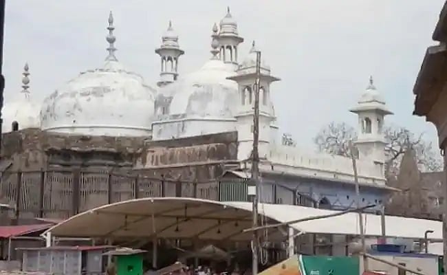 گیان واپی مسجد تنازعہ: مسلم فریق کی خیرسگالانہ پہل، مسجد سے ملحقہ زمین مندر کو سونپی