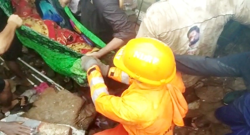 ممبئی میں بارش کی تباہی: لینڈ سلائیڈنگ کے بعد مکانات اور دیوار گرنے سے ہلاک ہونے والوں کی تعداد 25 سے تجاوز