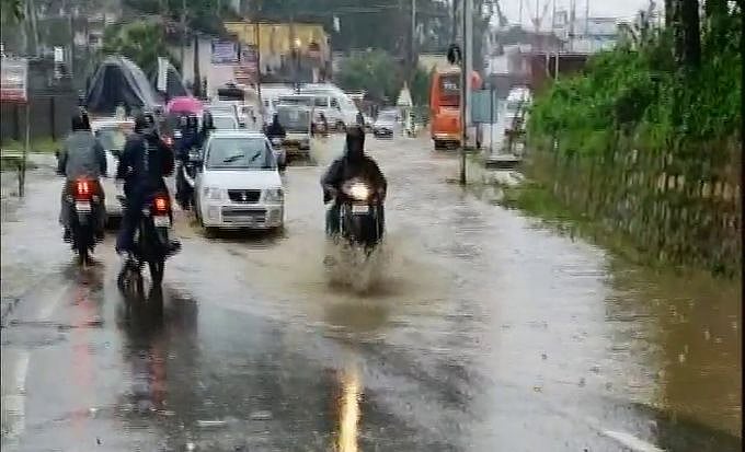 اتراکھنڈ میں طوفانی بارشوں کے سبب معمولات زندگی درہم برہم