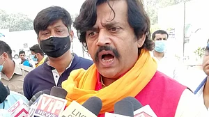 چار بچوں کے باپ روی کشن نے کی آبادی کنٹرول بل لانے کی بات! سوشل میڈیا پر بنے تنقید کا نشانہ