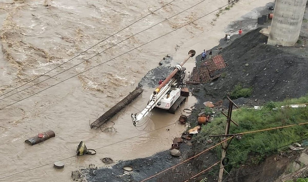 جموں و کشمیر: فلش فلڈس، زمین کھسکنے اور مٹی کے تودے گرنے کے پیش نظر ایڈوائزری جاری