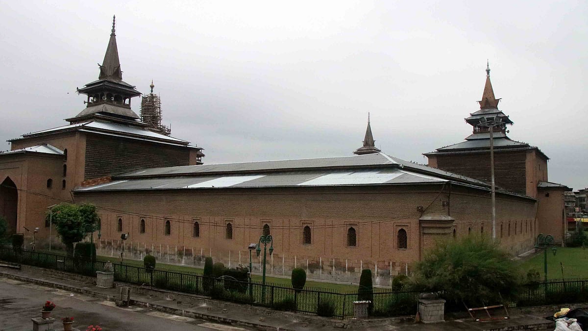 سری نگر کی مشہور جامع مسجد 