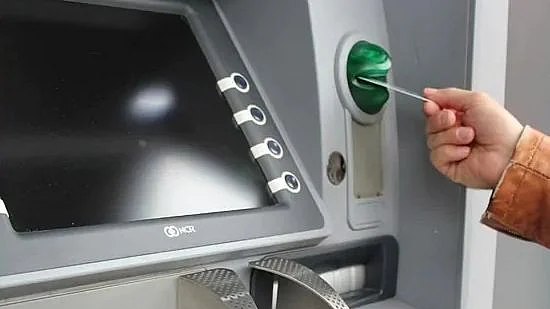 بینک اے ٹی ایم، علامتی تصویر