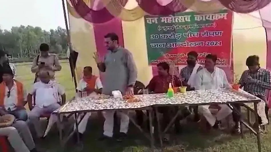 ’بیٹے کی قسم کھاؤ کہ ہمیں ووٹ دیا تھا، لائٹ لگوا دیں گے!‘ بی جے پی رکن اسمبلی کی ویڈیو وائرل