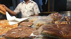 دہلی میں مقیم افغان شہریوں میں طالبان کو لے کر تشویش لیکن اشرف غنی پر غصہ